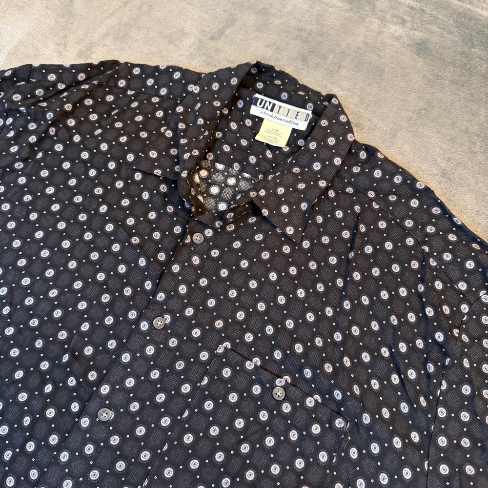 United A Break From Tradition Shirt Mens XXL Black Geometric Rayon Short Sleeve